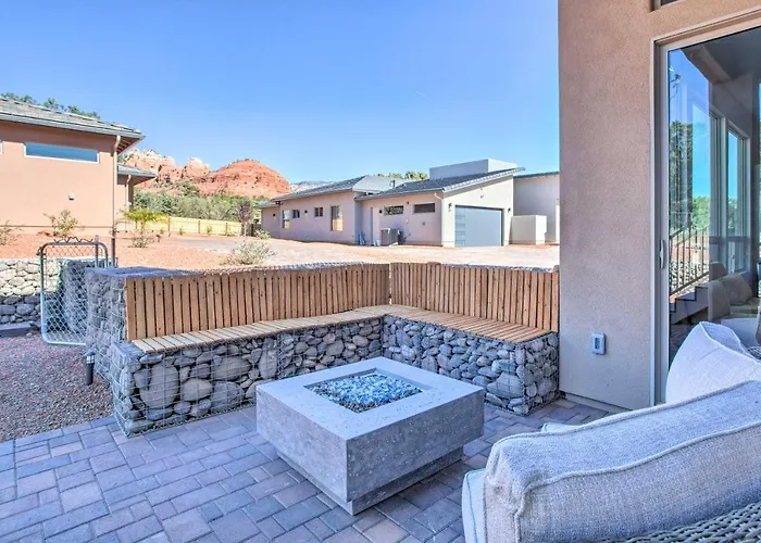 Sanctuary W/ Hot Tub, Fire Pit & Grill