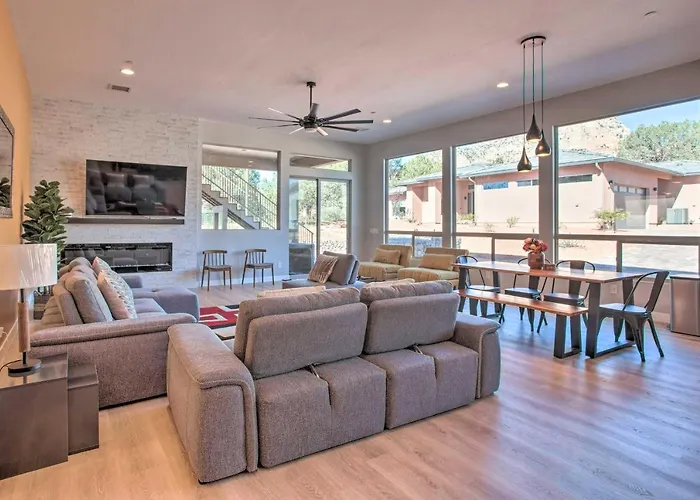 Sanctuary W/ Hot Tub, Fire Pit & Grill