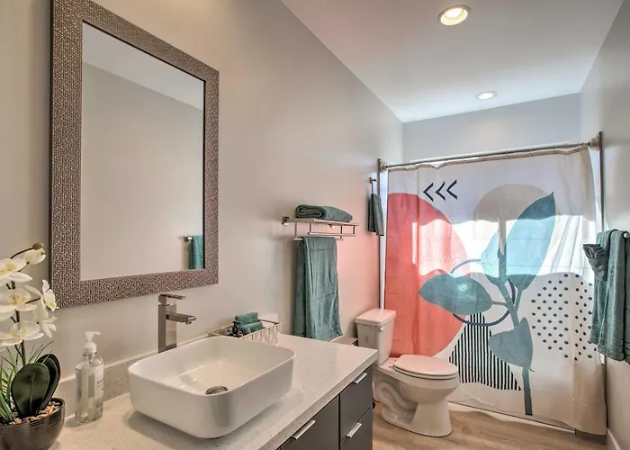 Sanctuary W/ Hot Tub, Fire Pit & Grill Holiday home